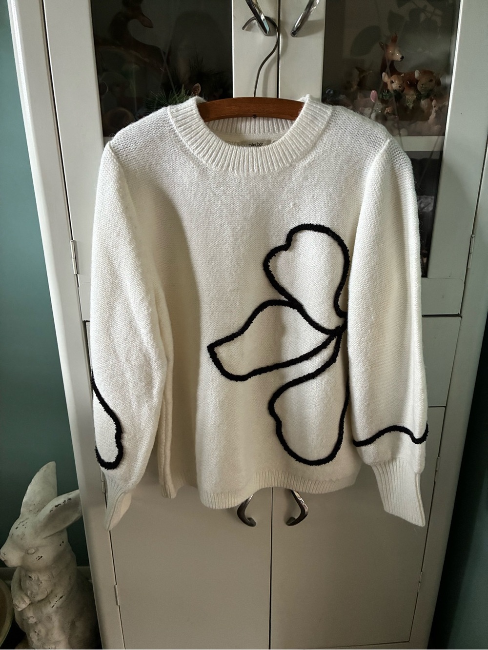 Tyler Boe sz M Cream Crewneck Sweater with Black Abstract Outline euc